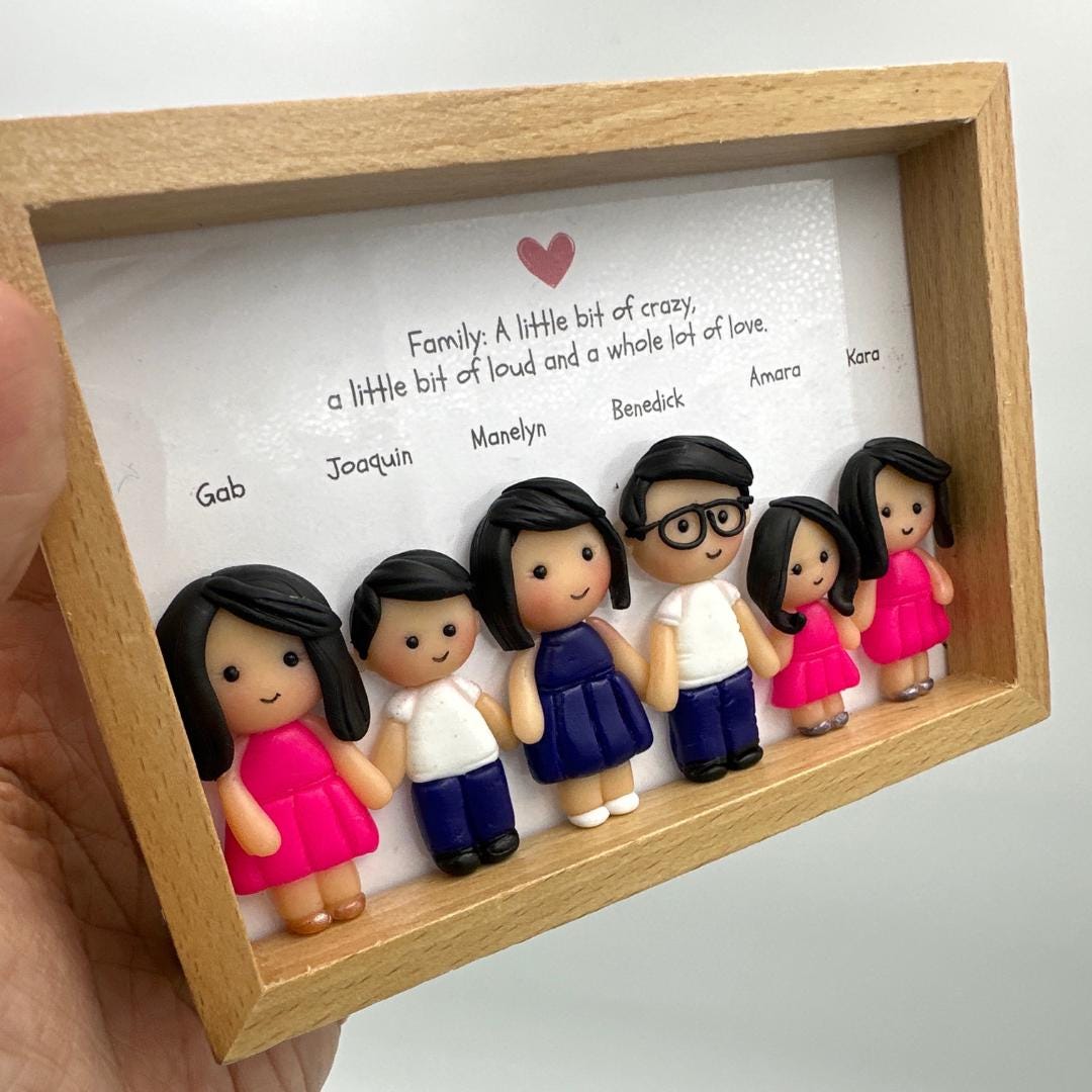 Personalized 3D Family Portrait with Pets - Christmas, Birthday, Wedding, Baby Shower, Anniversary Gift for Friends and Family