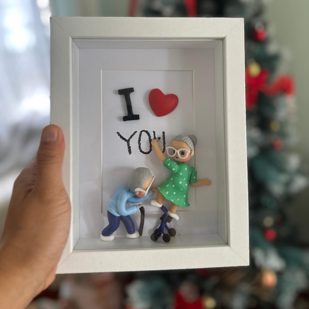 Custom 3D Family Portrait in Shadowbox – Personalized Clay Family Keepsake, Decorative Figurines for Wall Décor, Gift for Grandma